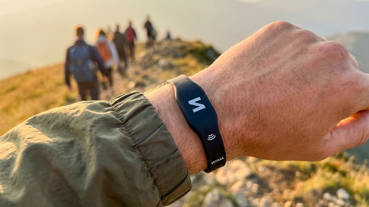 NOMA Pulse wristband